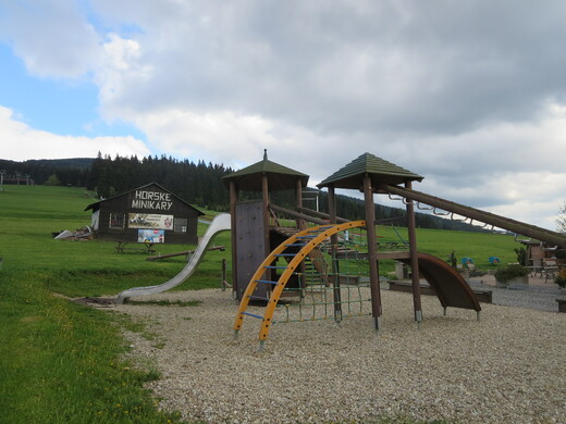 Dětské hriště pod sjezdovkami.JPG